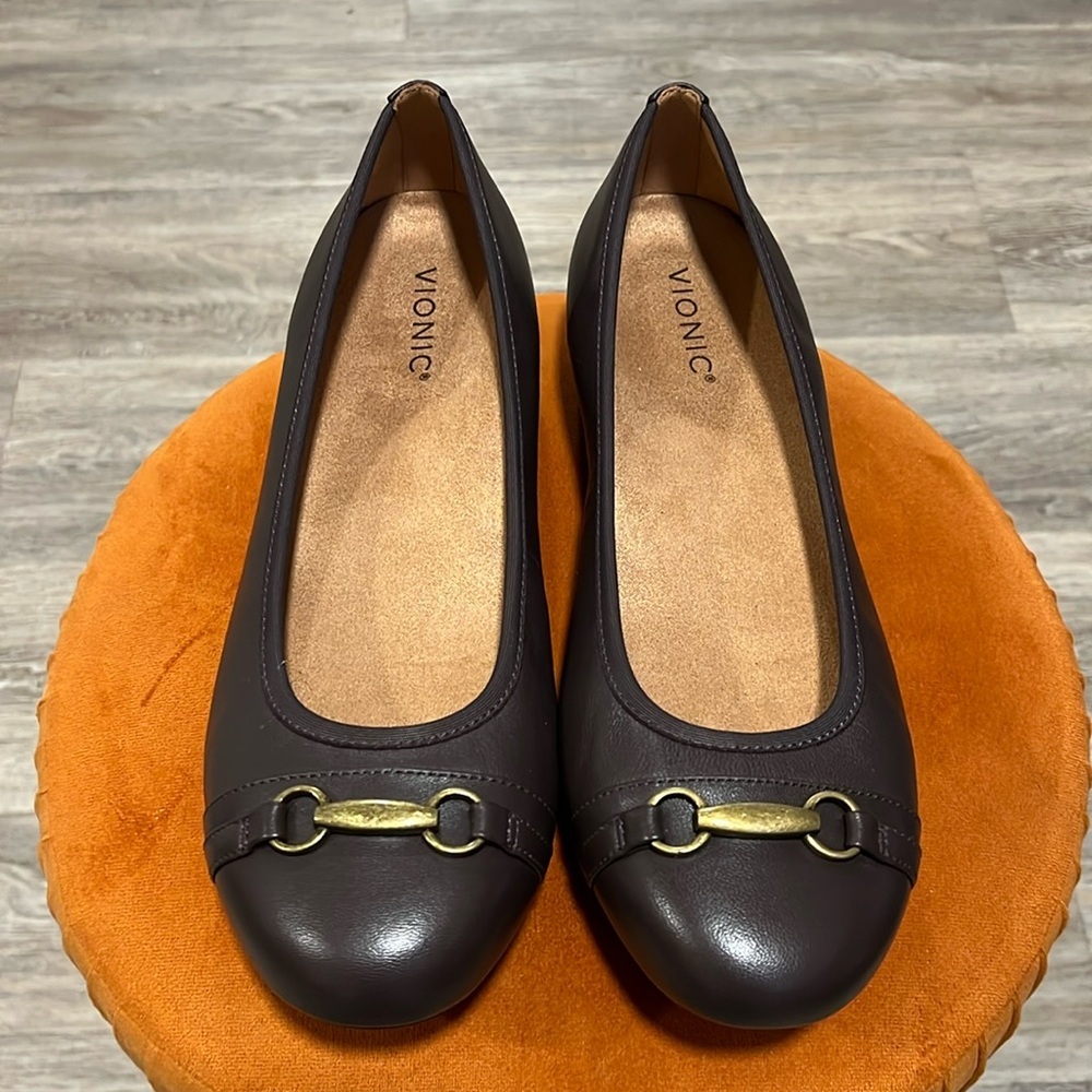 Vionic Delanie Flats